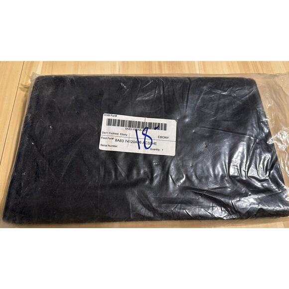 2010 FORD FLEX BLACK EBONY FOOTREST 8A83 74120A06 AC3ZHE BRAND NEW D471 - Picture 1 of 3
